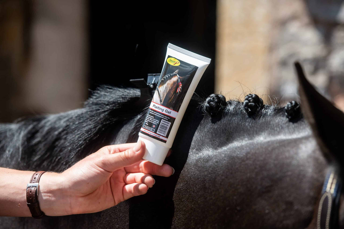 Lichte, transparante gel die extra grip geeft en losse haartjes temt tijdens het invlechten